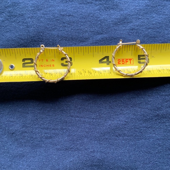 Vintage Gold Toned Hoop Earrings Twisted Rope Design - Picture 2 of 2